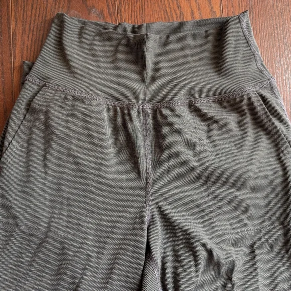 Beyond Yoga Women's Green Joggers Lounge Pants Lightweight Active Workout Casual - Picture 4 of 7